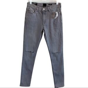 NWT H&M Coupe Moulante Skinny Fit Distress Denim 29